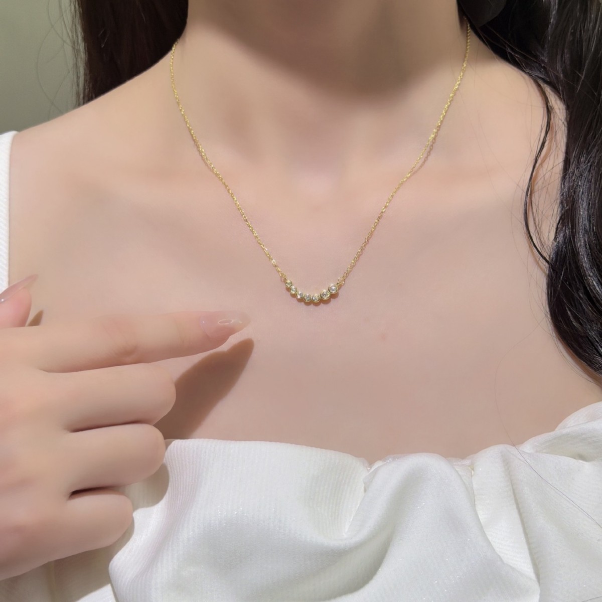 Naszyjnik MOVESKI z okrągłą za – Bezels Set Pendant recenzja i cena